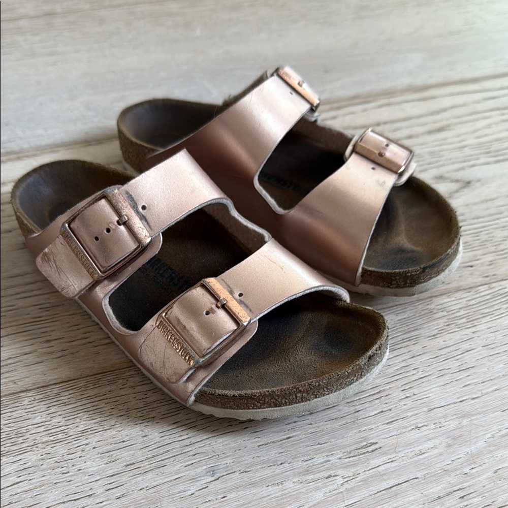 Birkenstock Rose  Gold Sandals- Size 33 (US size 2)